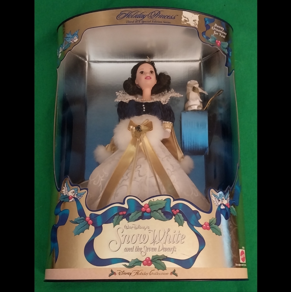 New in Box 1998 Barbie Disney Snow White Holiday Princess Doll 3rd Limited Ed.